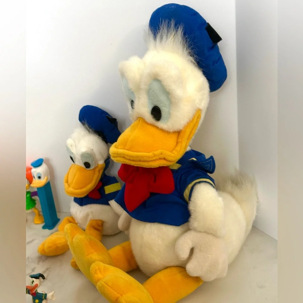 Vintage collection of Donald Duck Toy Set